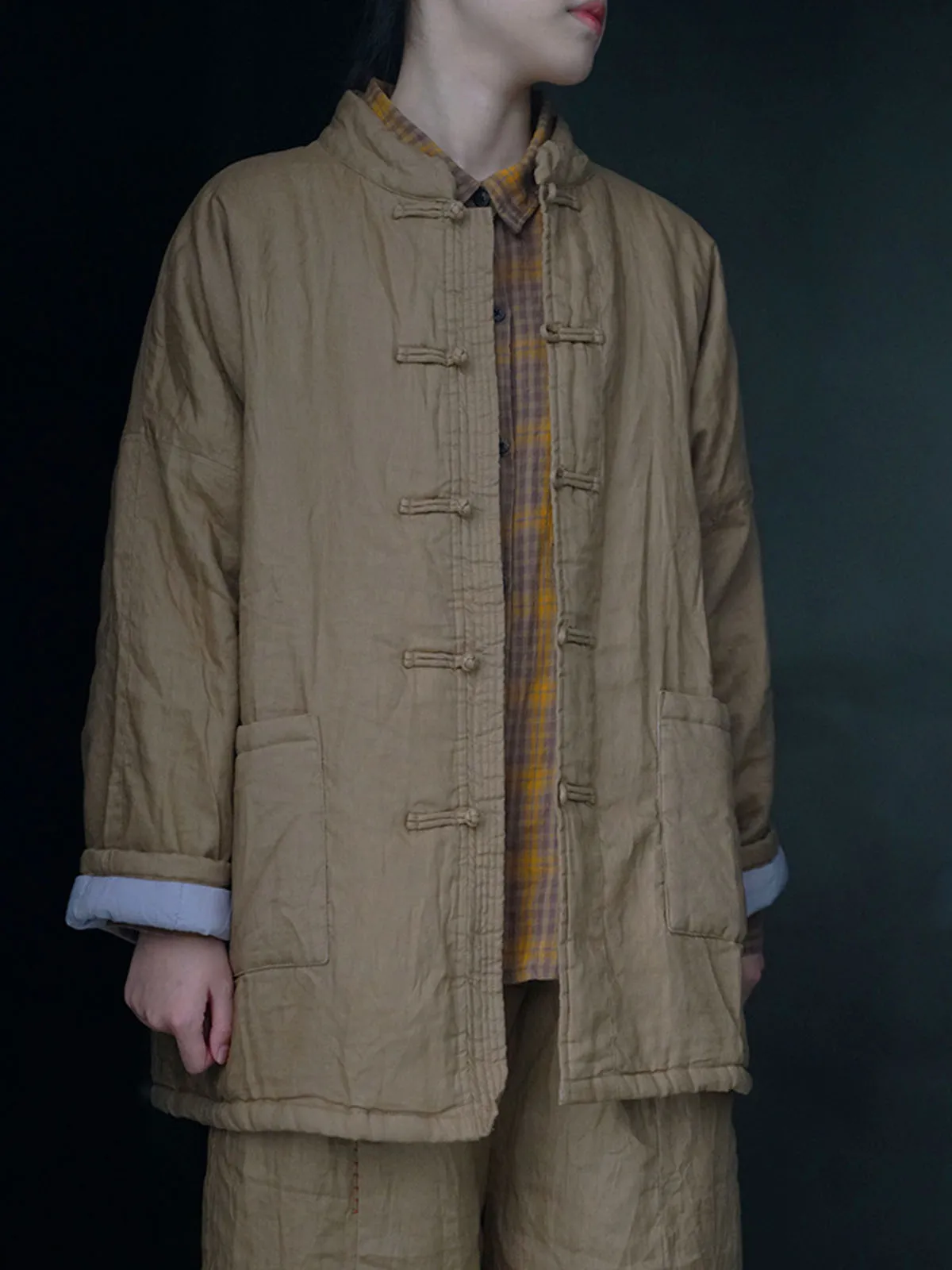 Giacca trapuntata sottile allentata in lino di qualità tinta unita da donna Autunno Inverno Abito cinese Tang con bottoni a rana Cappotto retrò con tasche