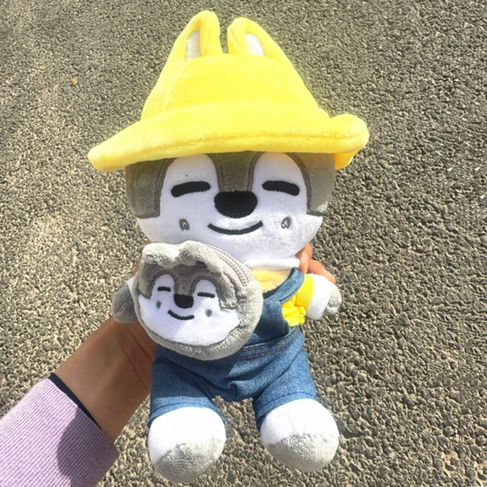 

15 х 20 см милая плюшевая сидящая кукла со шляпой и маленькой сумкой через плечо весенняя бродящая кукла для детского сада для праздничного подарка-сюрприза