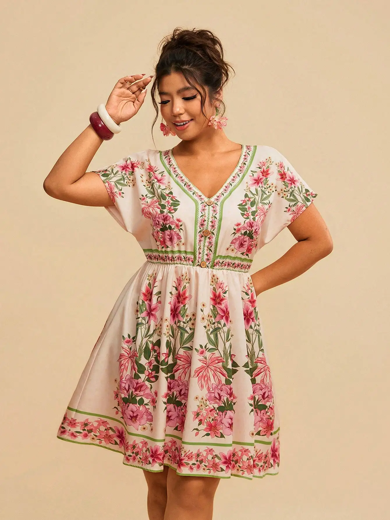 

Женское платье с V-образным вырезом, короткими рукавами, приталенное, А-силуэта, с цветочным принтом, повседневное, для отпуска, летнее