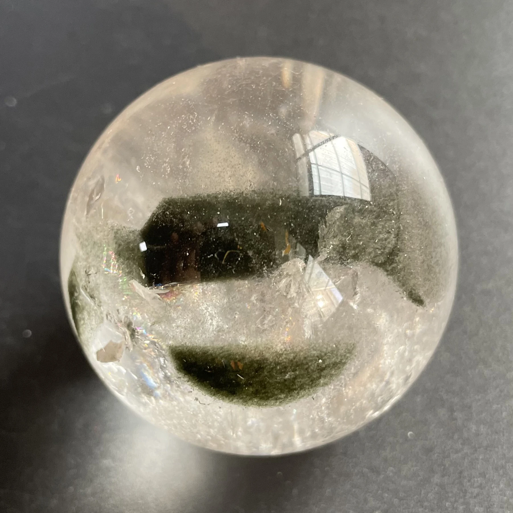 

133 г натуральный камень, зеленая фантомная сфера, полированный кварцевый шар Рейки, целебный подарок, хрустальный шар, декор для комнаты Z1188