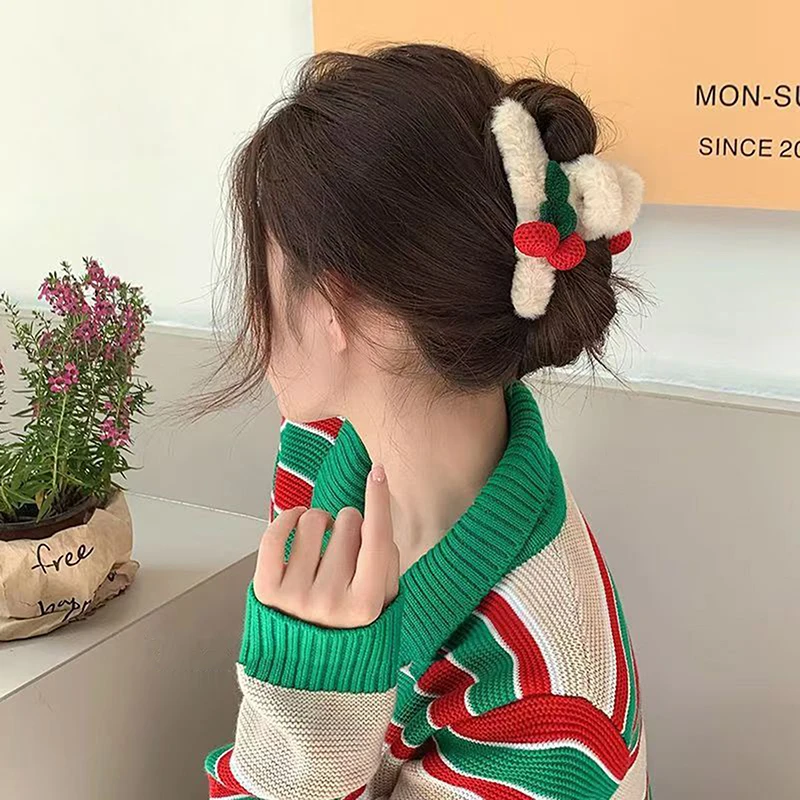 Koreaanse Stijl Cartoon Mode Kersen Pluche Haarklauw Voor Vrouwen Meisjes Harige Bal Boog Haai Clips Zoete Veelzijdige Haaraccessoires