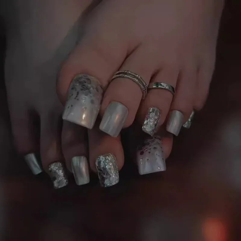 ongles-longs-a-porter-purement-faits-a-la-main-piece-d'ongle-flash-a-sens-avance