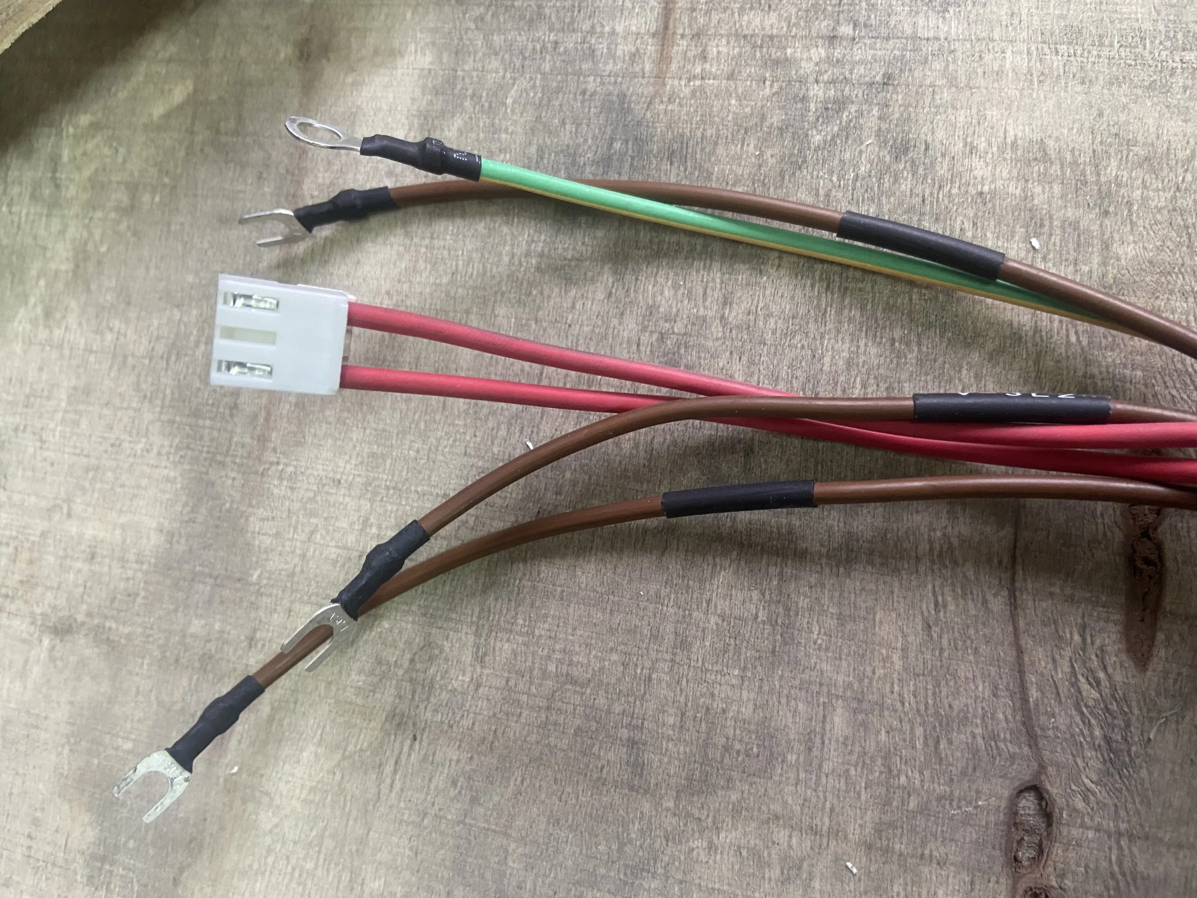 Motor di saluran AC