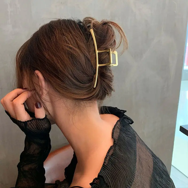 Fashion Hollow Geometric Hair Clips for Women Metal Hair Claw Cross Hairclip Headband Hairpin Elegant Women Hair Accessories