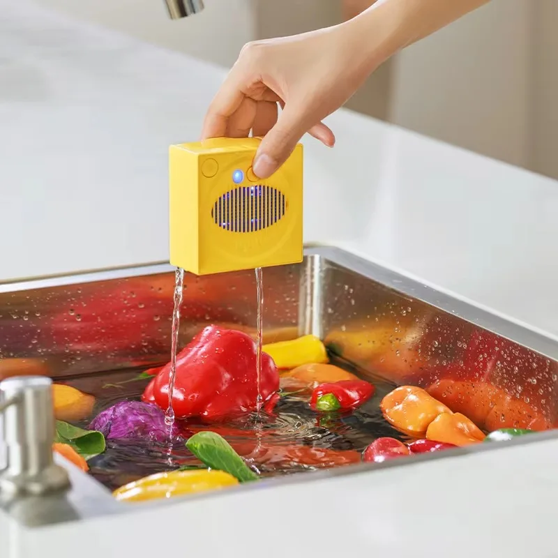 Household high-efficiency sterilization USB interface portable fruit and vegetable cleaning and disinfection machine