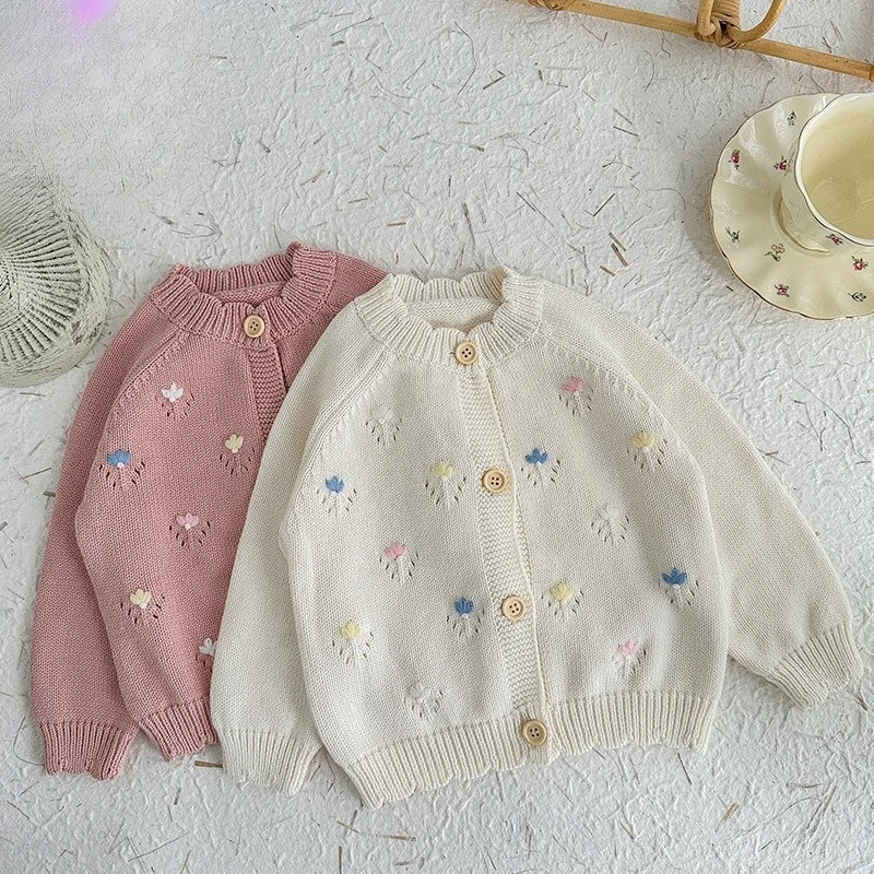 

2025 Autumn and Winter New Countryside Style Floral Pure Cotton Long Sleeved Sweet Cardigan