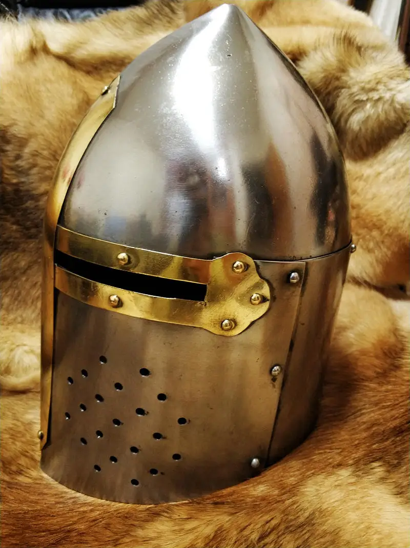 Medieval Armor Crusader Knight Pointed Barrel Helmet Yellow Rimmed Helmet Can Be Worn Plate Armour Free Mail