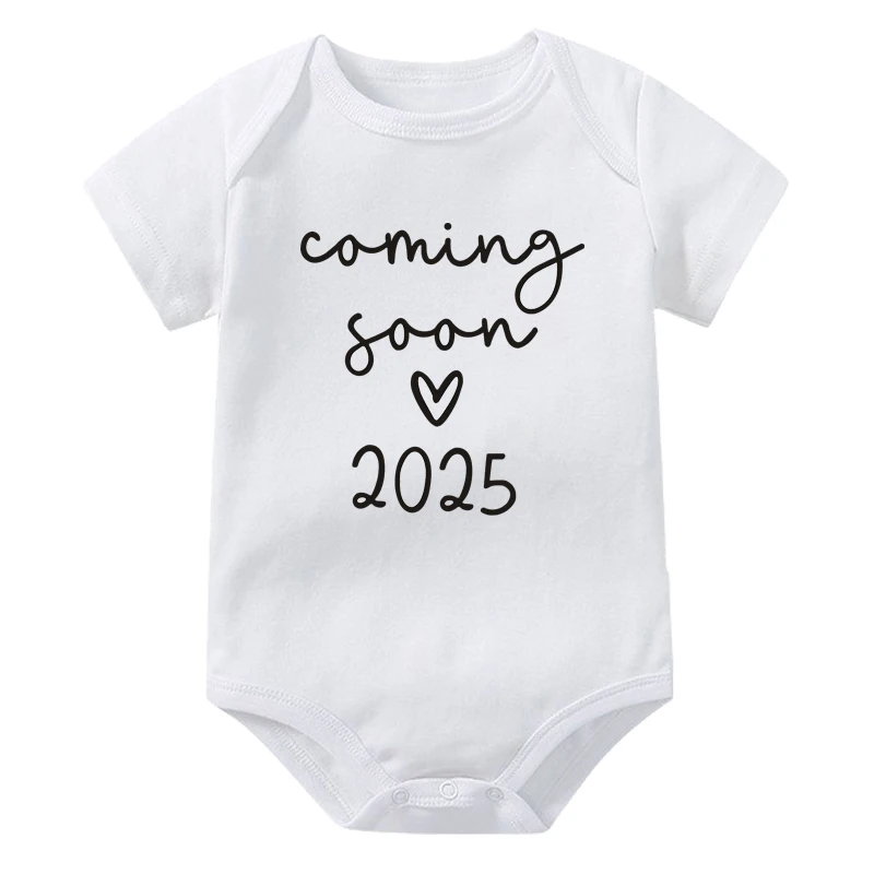 Baby Announcement Coming Soon 2025 Baby Bodysuits Summer Boys Girls Romper Newborn Body Pregnancy Reveal Clothes