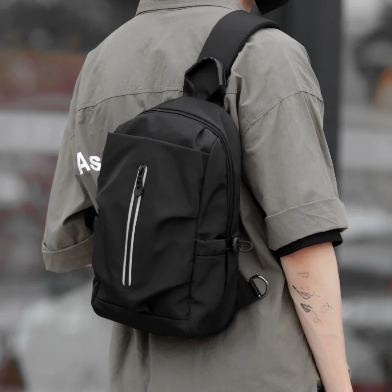 

2023 Trend Chest Bag Men Reflective Sling for Male Safety USB Charging 11inch IPad Fanny Packs Large Capacity Antitheft