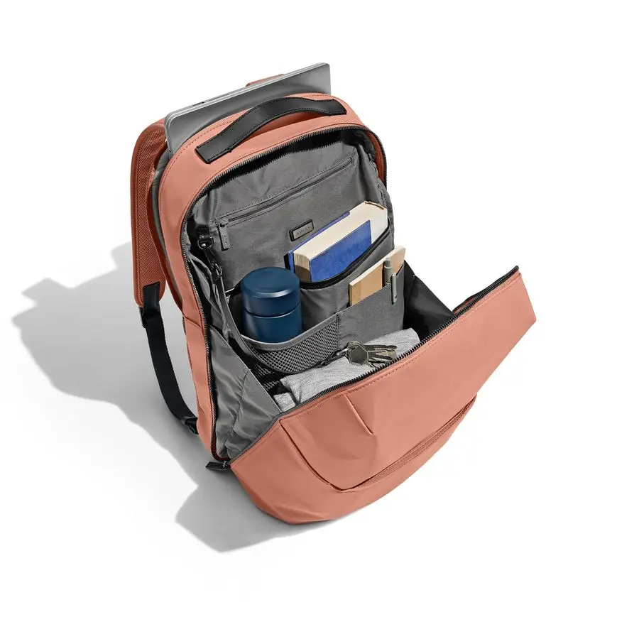 エブリウェイ ジップ バックパック、ラップトップ スリーブ付きトラベル バックパック、軽量で耐久性、旅行の必需品、クレイ ピンク