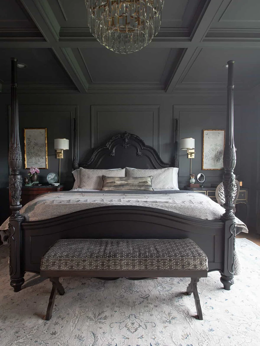 French retro solid wood bed neoclassical pillar bed 1.8 meters master bedroom double bed black carving to make old high-end