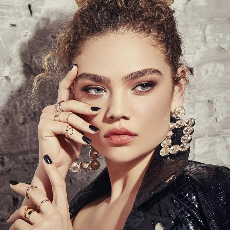 طقم مانيكير قصير أسود نقي على الأظافر 24 قطعة مع علامات تبويب غراء هدية للنساء طقم أظافر للعمل اليومي يدوم طويلاً #5