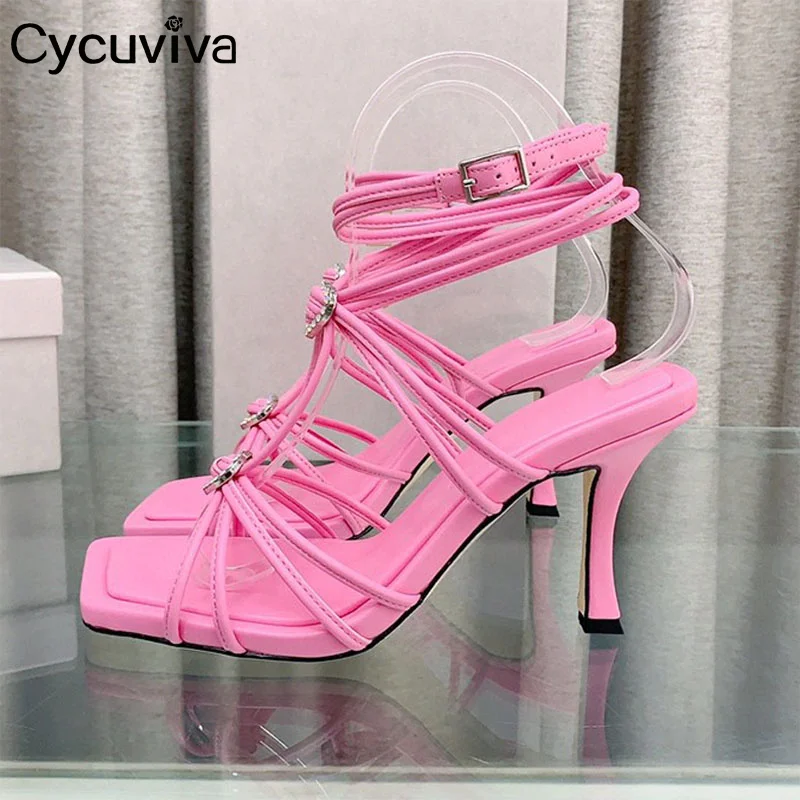 

2023 New Gladiator Sandals Women Square Toe Metal Braid Buckle Strap Designer Shoes Summer Sexy Runway Party Wedding Shoes Women