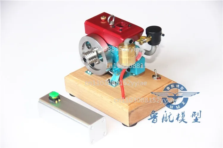 The Retro Simulation Single-cylinder Engine of The Model Micro RC  Engine Walk-behind Tractor Can Be Started