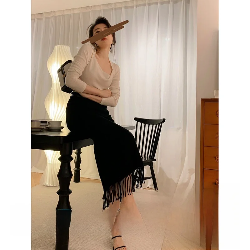 

Юбка Lowey с высокой талией из вязаного шерстяного бленда с бахромой, для повседневной носки, длинная, H-образный силуэт, однотонная, с асимметричным подолом