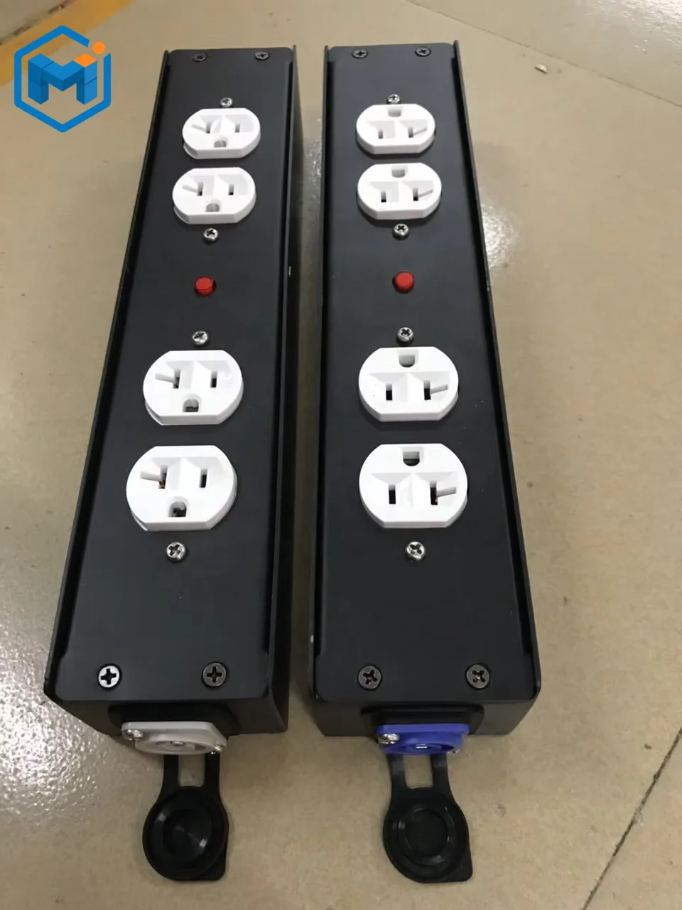 2 Us Output Connectors Powercon Splitter Power Distribution Boxes Rack Mount Power Distro in stock