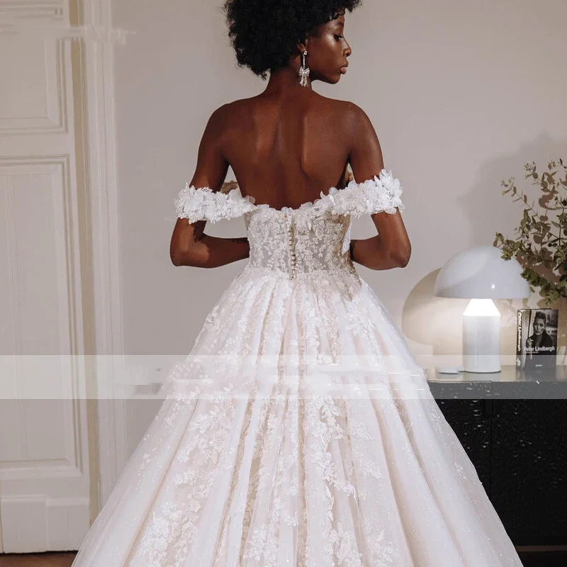 فساتين زفاف Flavinke مخصصة مطرزة بالزهور على شكل قلب على شكل حرف a مثيرة مكشوفة الكتف مزينة بفستان العروس الأميرة اللامع