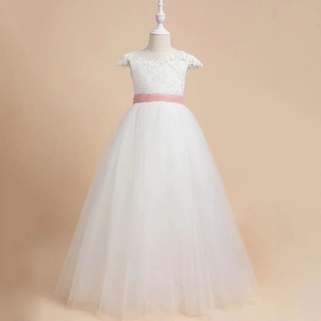 فساتين فتاة الزهور البيضاء المخصصة من التول مع شريط فيونكة وردي بدون أكمام لحفلات الزفاف وأعياد الميلاد والولائم