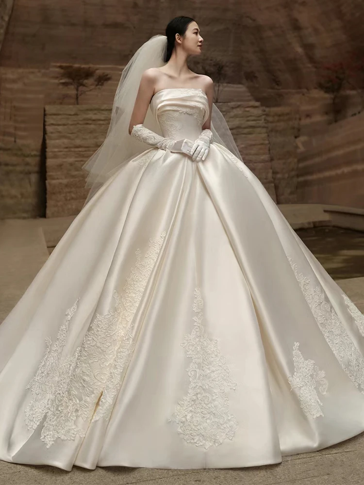 Luxury Satin Bridal Gown 2025 New Sle Off-oulder Long Train Wedding Dr for ort Women Ele Court Sle Korean Version