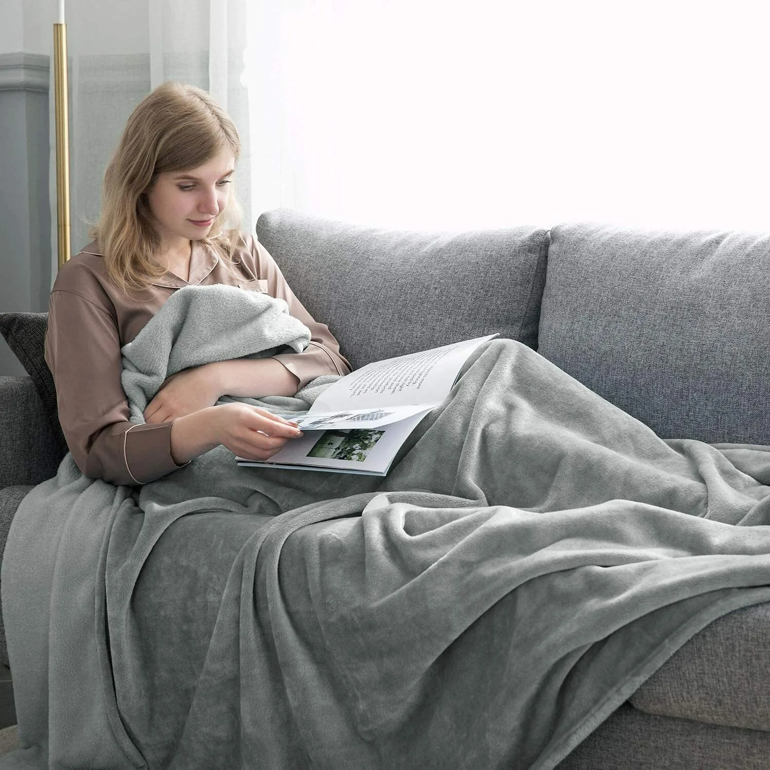 Super Soft Fleece Throw Blanket Lightweight Cozy Plush Warm All-Season Sofa Couch Blanket