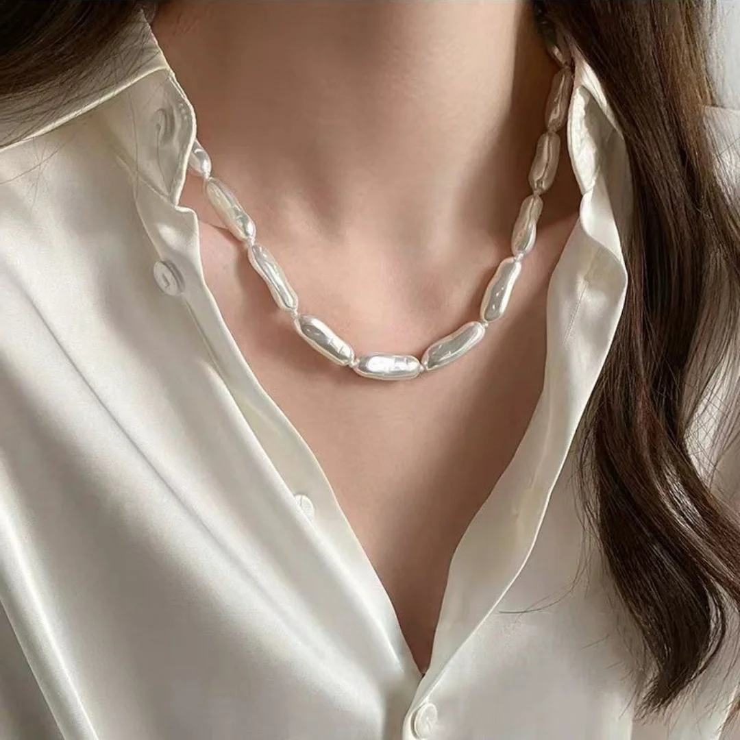 

DUTRIEUX Exquisite Elegant Irregular Baroque Pearl Choker Necklace for Women Fashionable Advanced Lockbone Chain Jewelry Gifts