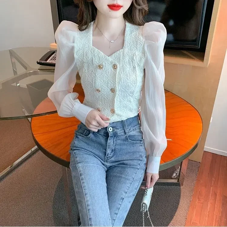 

Новая двубортная рубашка во французском стиле с квадратным вырезом и длинными рукавами для женщин с завязанной талией, раскрывающая тонкую и тонкую