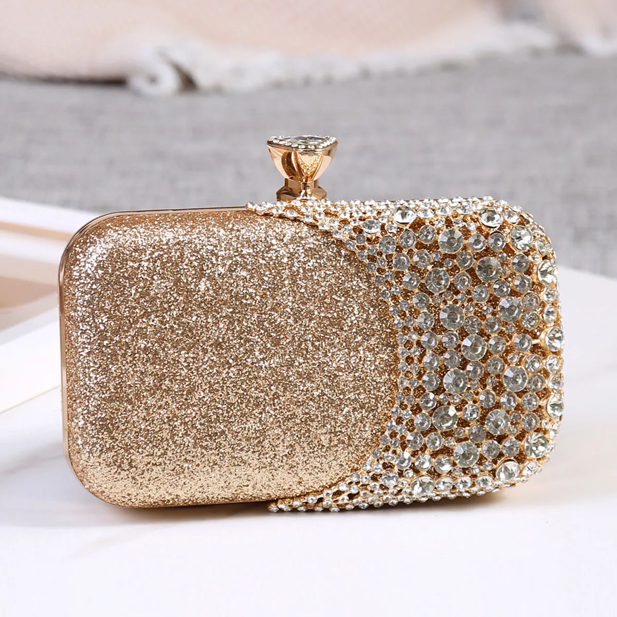 Women Diamond Evening Bag Glitter Hollow Out Gold Rhinestone Handbag Ladies Chain Crystal Wedding Party Mini Purse Day Clutch