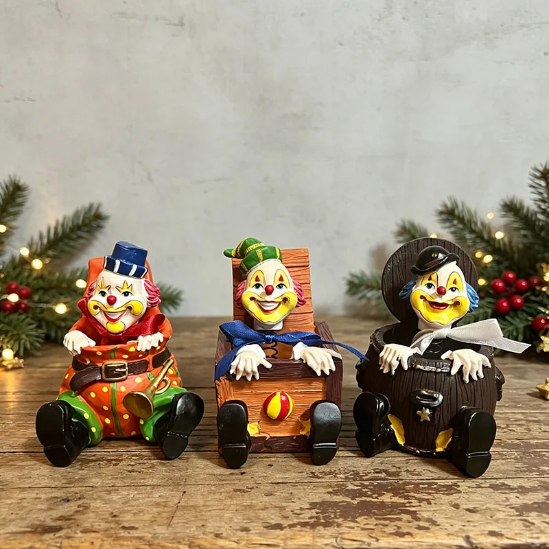 Resin Funny Clown Figurine Retro Circus Character Statue Cute Desktop Ornament Home Tabletop Craft Decoration Room Display Gift