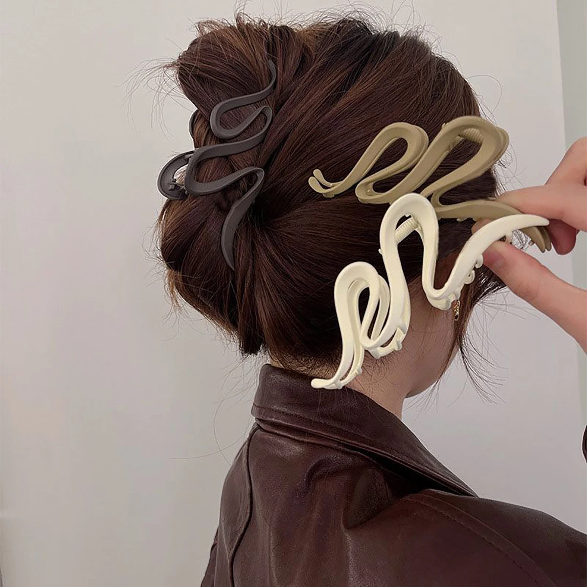 Thumbnail 2 - #58 Latest Trendy Hair Clips Offers