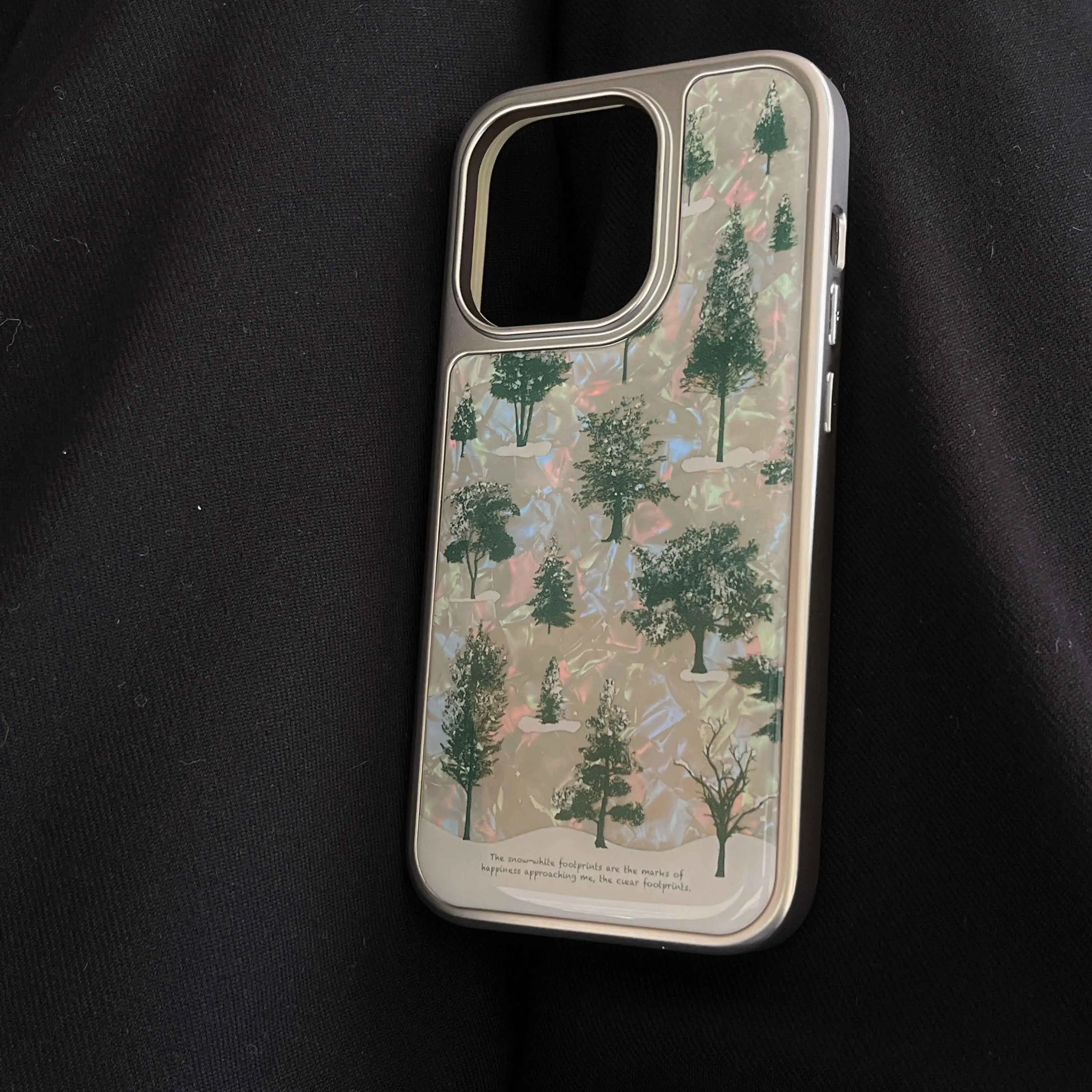 Laser Shell Print Forest Cover For Iphone 15Pro 14ProMax 16Pro 15 16 13 14 Pro Max Green Hairball Pendant Plating Phone Case