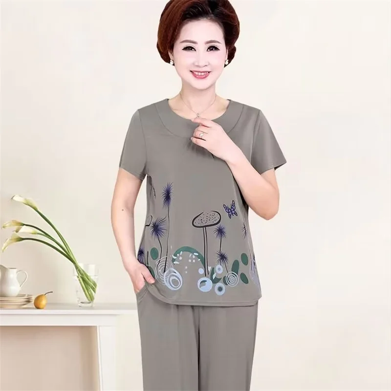 Women 2 Piece Set New Loose Print Short-sleeved T-shirt Tops + Pants Middle-aged Mother Summer Suit 4XL W850