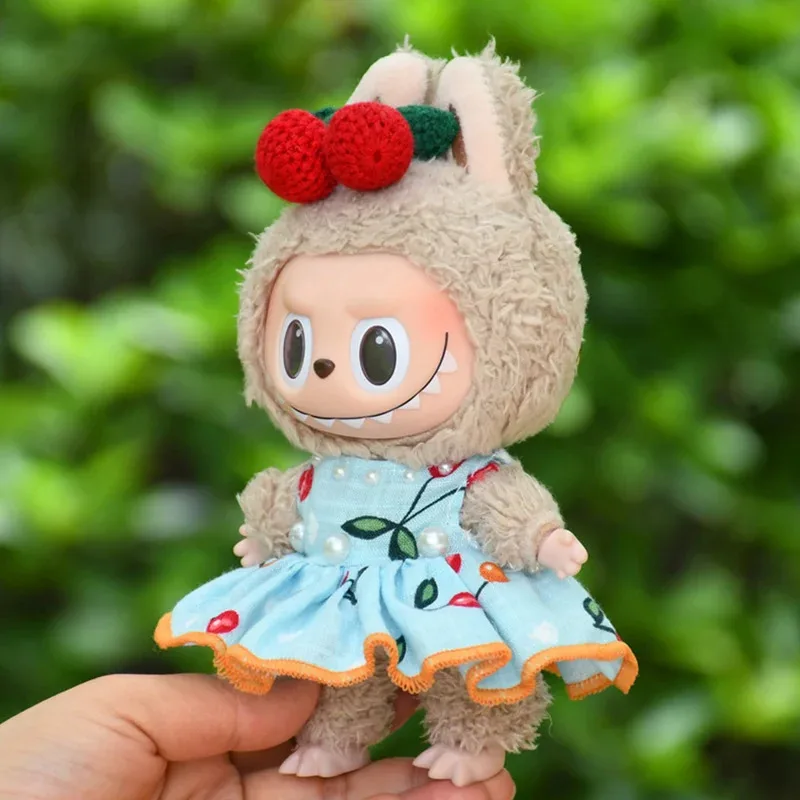 Mini vestito carino per bambola morbido maglione lavorato a maglia vestito accessorio per bambola gonna a pieghe ciliegia set di forcine per bambino giocattolo fai da te per Labubu