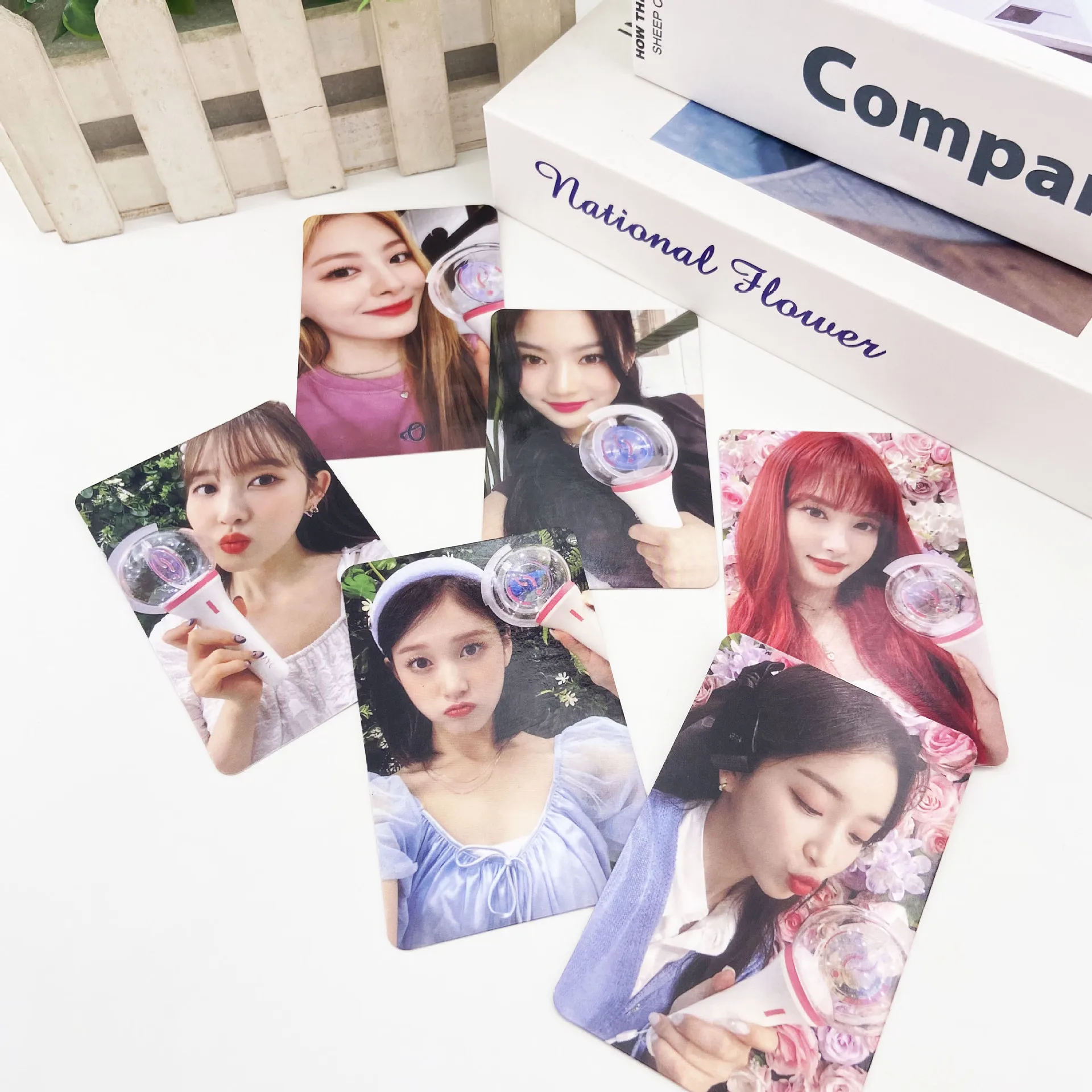 6PCS KPOP STAYC Light Stick Selfie Photocards Double-Sided LOMO Cards ISA SeEun Yoon SiEun Pictorial Photo Fans Collections