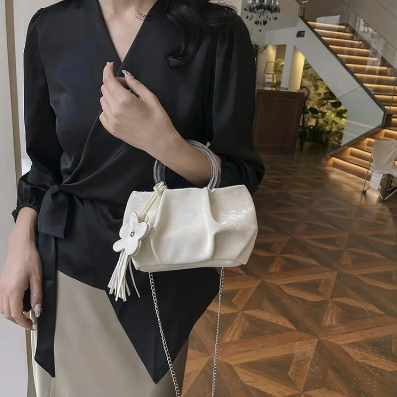 

Классическая женская большая сумка из роскошной кожи от известного дизайнера, просторный и элегантный вариант через плечо для покупок или путешествий