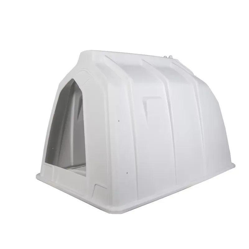 Heavy Duty LLDPE Calf Hutch With Rear Vent Window Removable Livestock Pen Double Bucket Holders Outdoor Dairy Housing