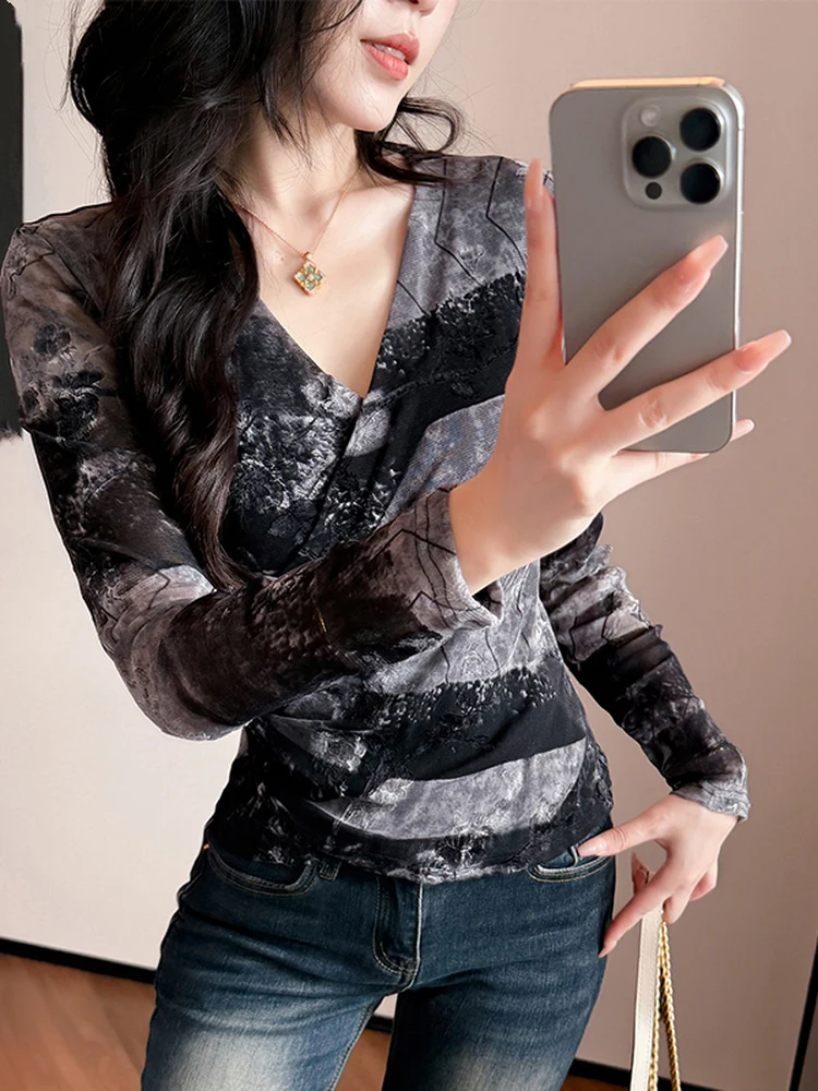 Sexy v-ne croisé Long Sve T-irt femmes automne Faion nouveau européen Sle Floing imprimé mince moi Base petit irt