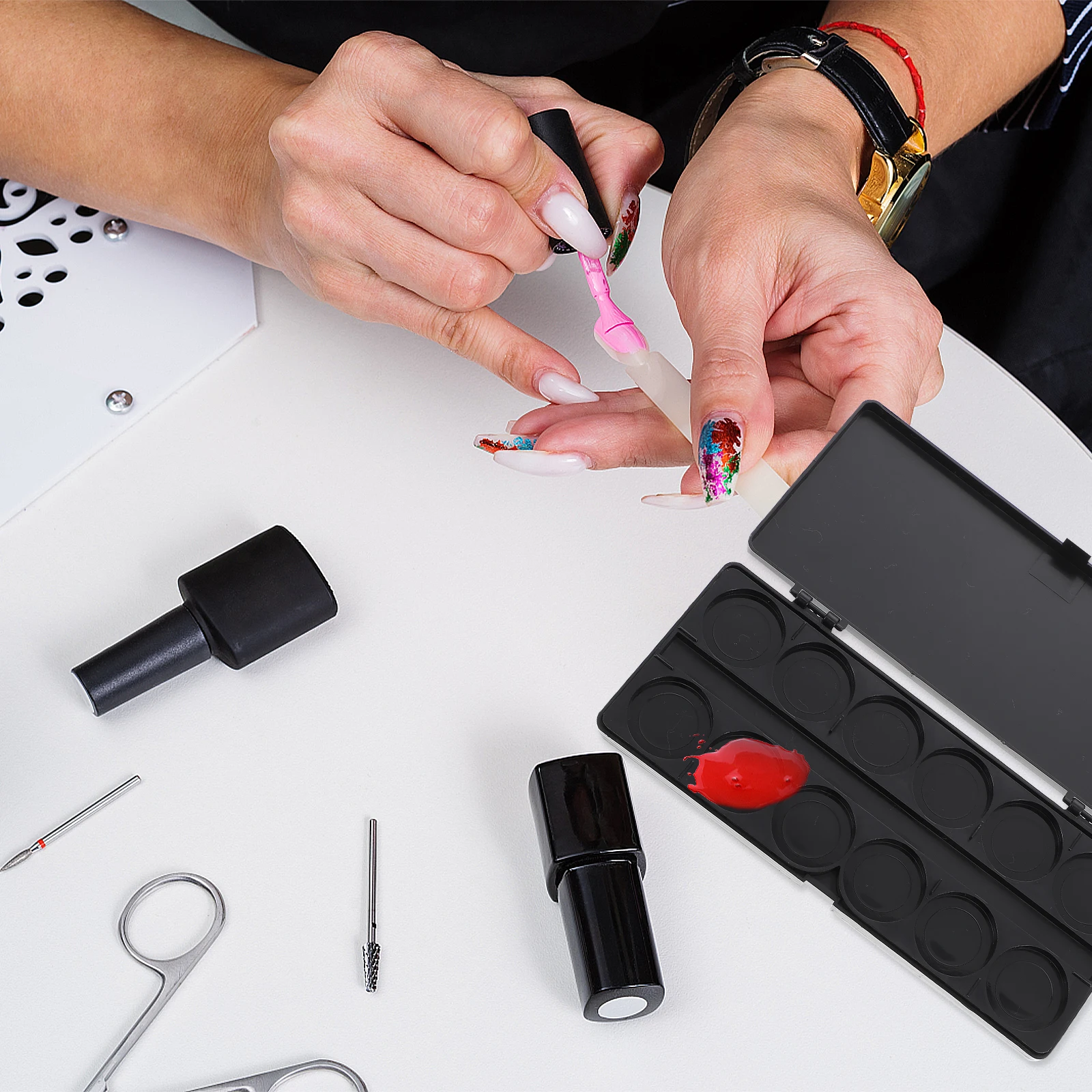 صندوق طلاء مع أروح، غطاء صلب من البلاستيك السميك المقولب المتين يفصل آبار الألوان المائية، صينية رسم زيتية من الأكريليك الغواش #2