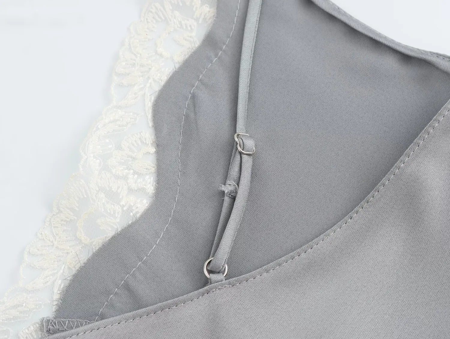 Рисунок 6 - Tangada 2025: женские кружевные лоскутные майки