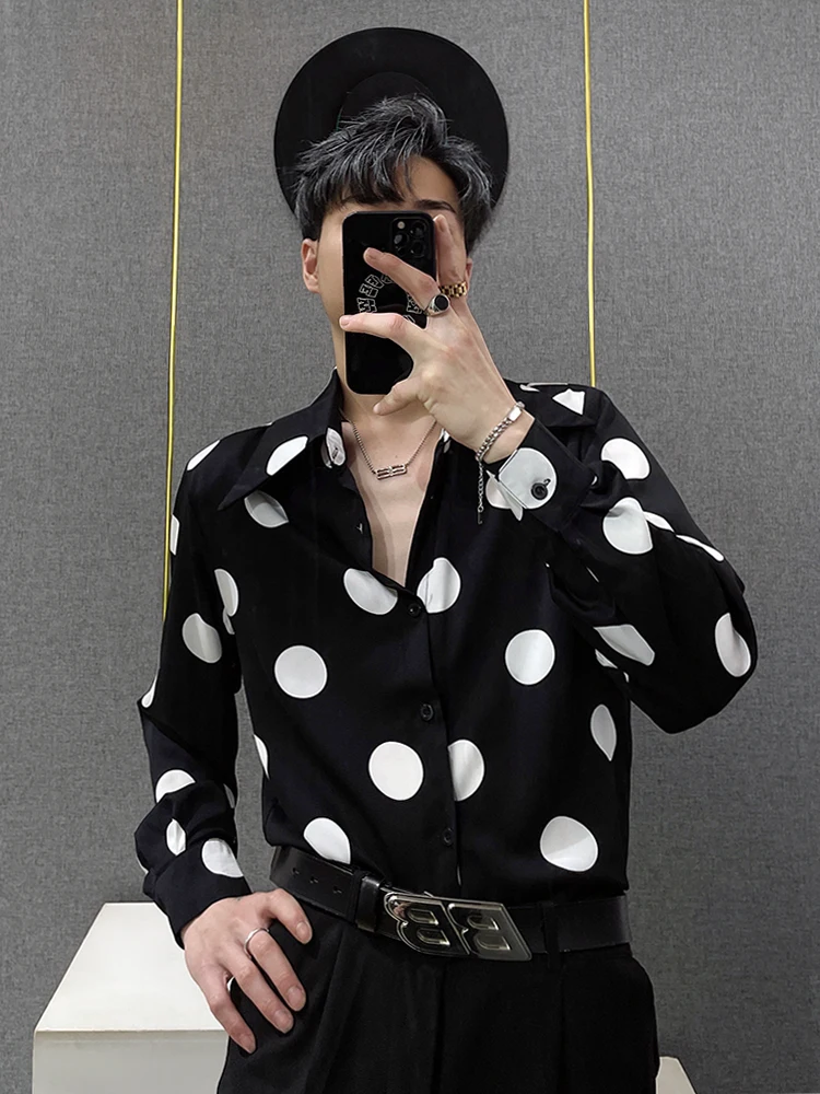 

Advanced Bla White Polka Dot Men's irt Loose Faionable Lazy Sle Trendy oulder Pad Summer Ice Sensation Long Sve