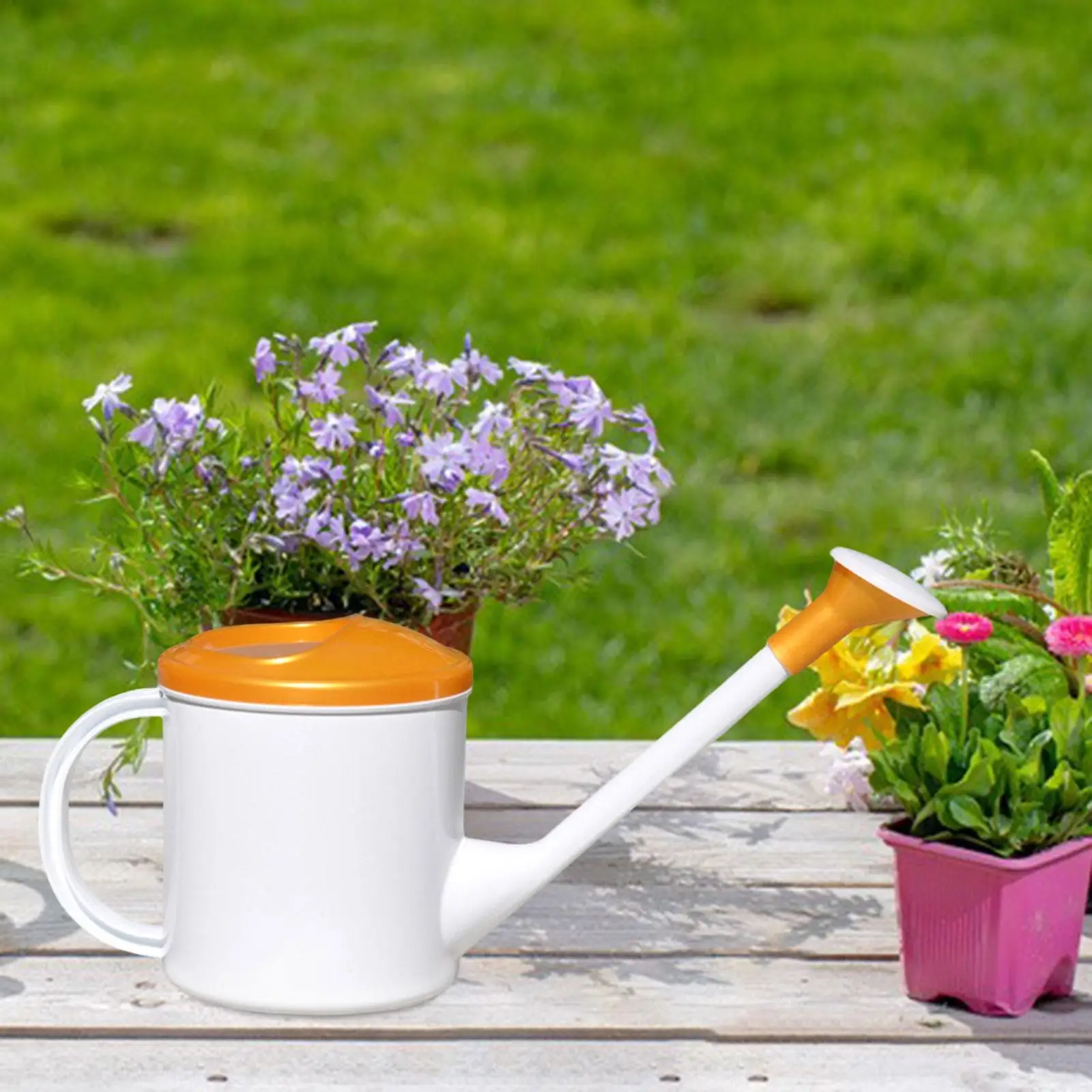 علبة سقاية 1.5 لتر علبة مياه محمولة لنباتات الزهور الداخلية في الحديقة