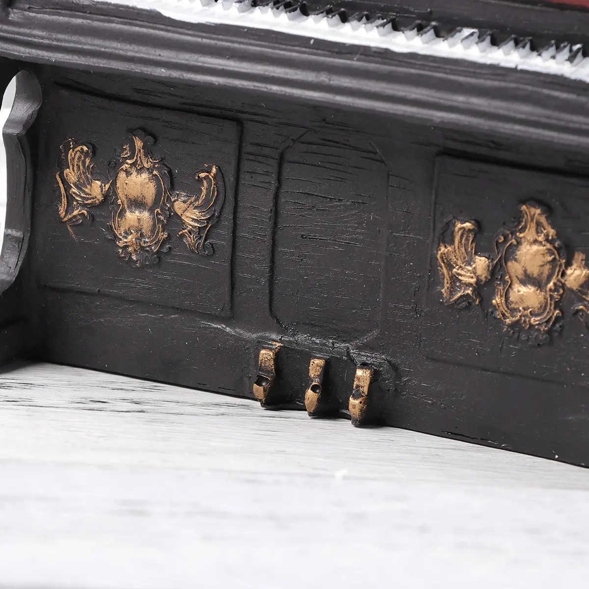 Vintage-Style Realistic Piano Ornament Handcrafted Resin Desktop Decor for Home Office Nightstand Bookshelf Windowsill Table Car