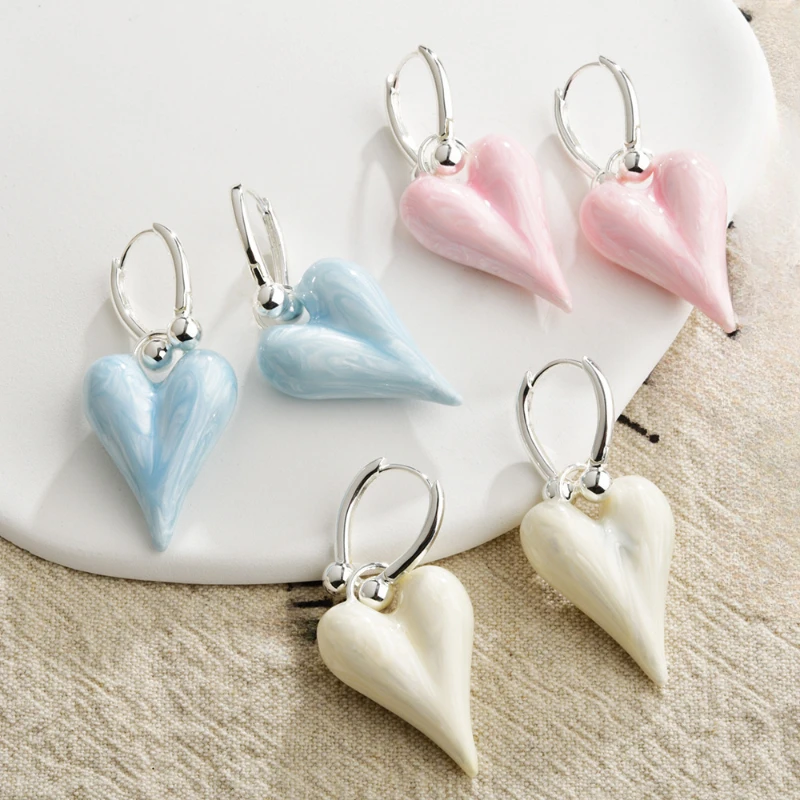 Fashion Jewelry Sweet Korean Temperament Heart Earrings For Women Party Gifts Simply Design Ear Accessories 2025 Trend New