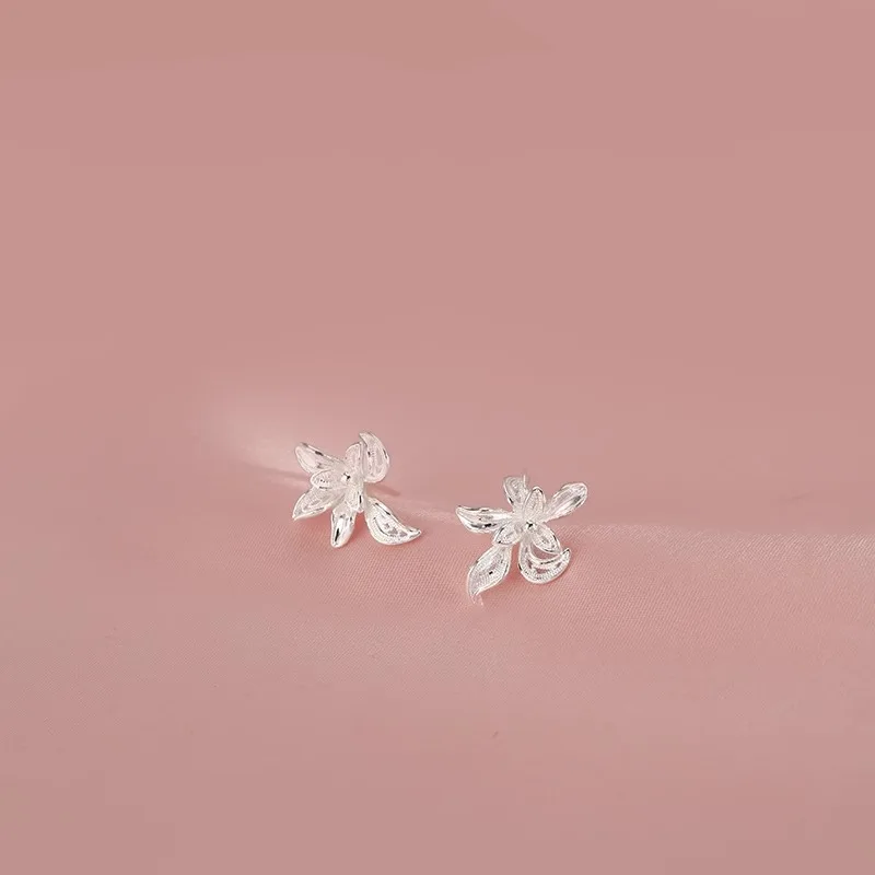 Elegant Silver Color Light Luxury Lris Flower Earrings For Women Jewelry Simple Super Fairy Sweet Earrings Gift New