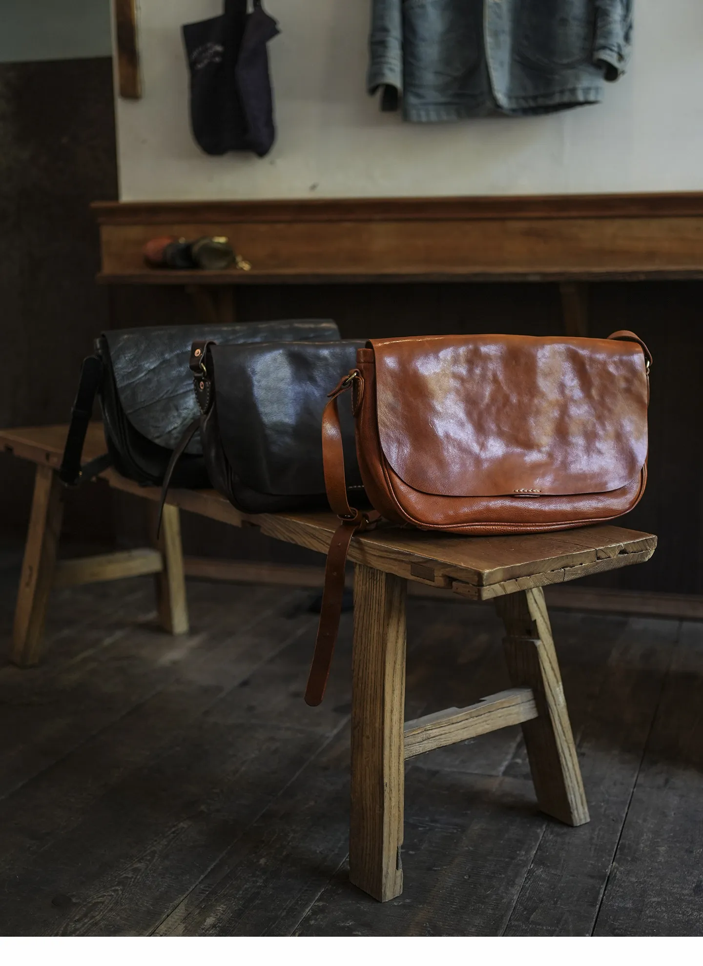 Einfache Vintage-Umhängetasche aus handgefertigtem Rindsleder der ersten Schicht für Herren, modische, lässige Reisetasche aus luxuriösem Echtleder. – Detail 11