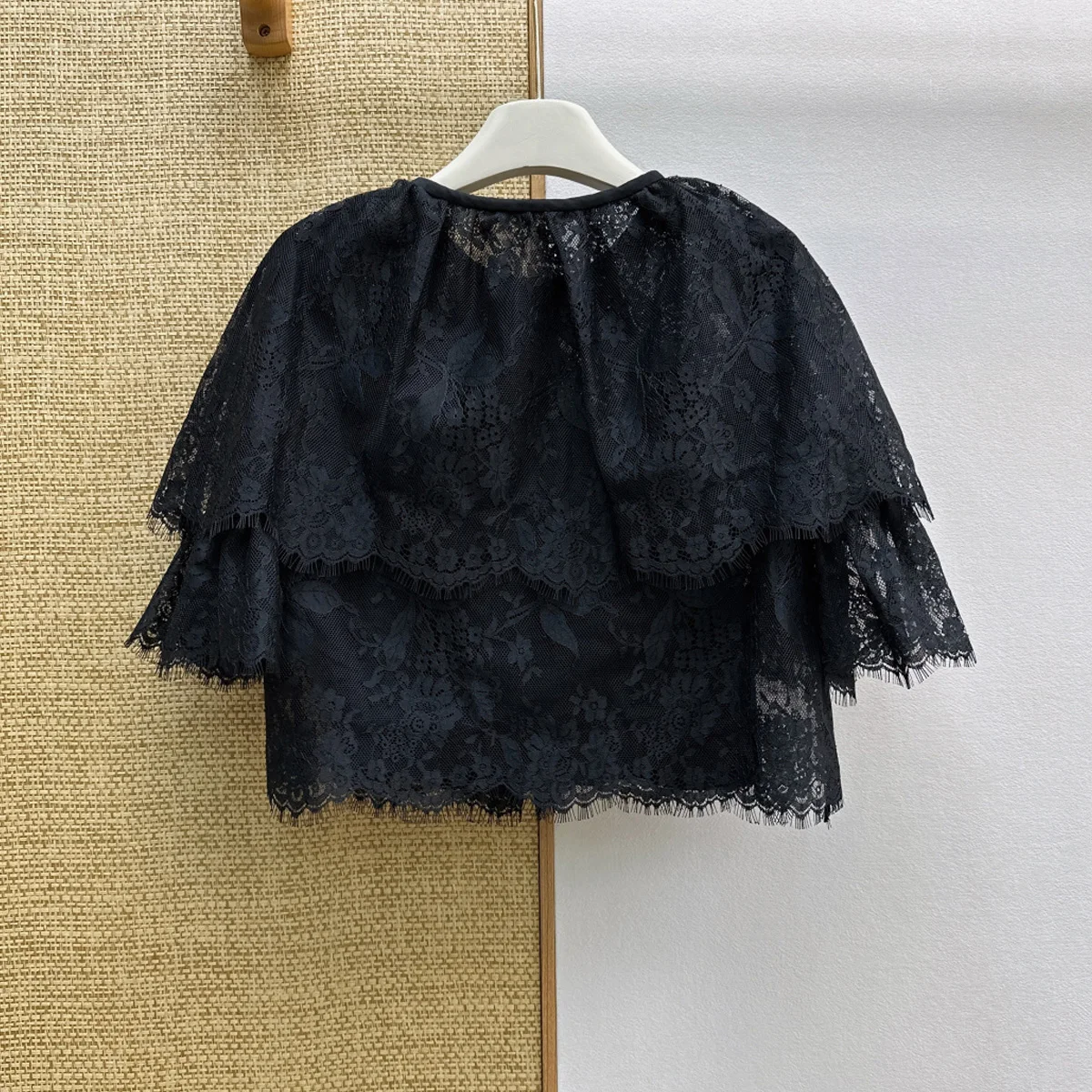 High Quality Women Lace Cape Sleeve Cropped Blouse Velvet Bow Button Front Short Cardigan lyt26715123