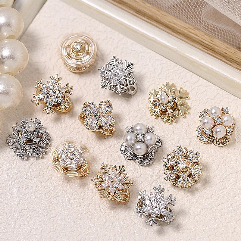 

2PCS 3D Luxury Alloy Rotatable Snowflake Nail Art Charms Crystal Diamond Pearl Accessories Christmas Nail Decoration Supplies HQ