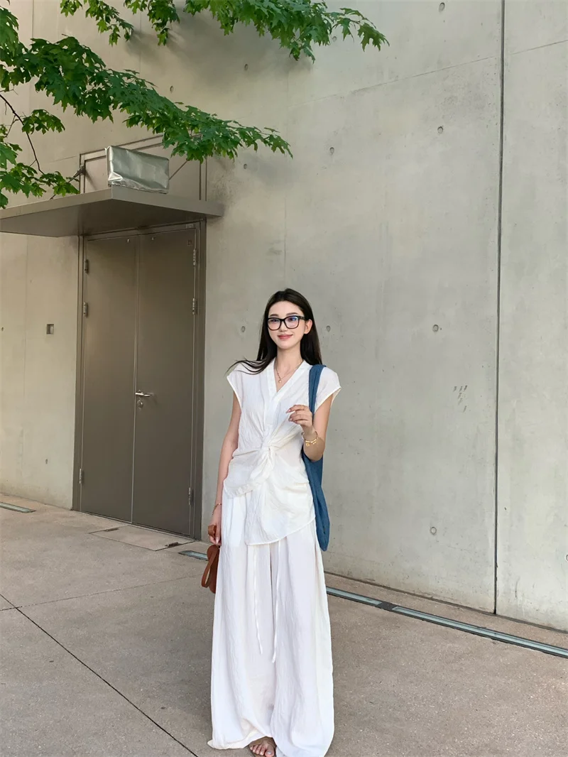 

Летний повседневный комплект: белая рубашка и широкие брюки, свободный крой, V-образный вырез, короткий рукав, винтажный стиль преппи, женская мода, комплект из двух предметов