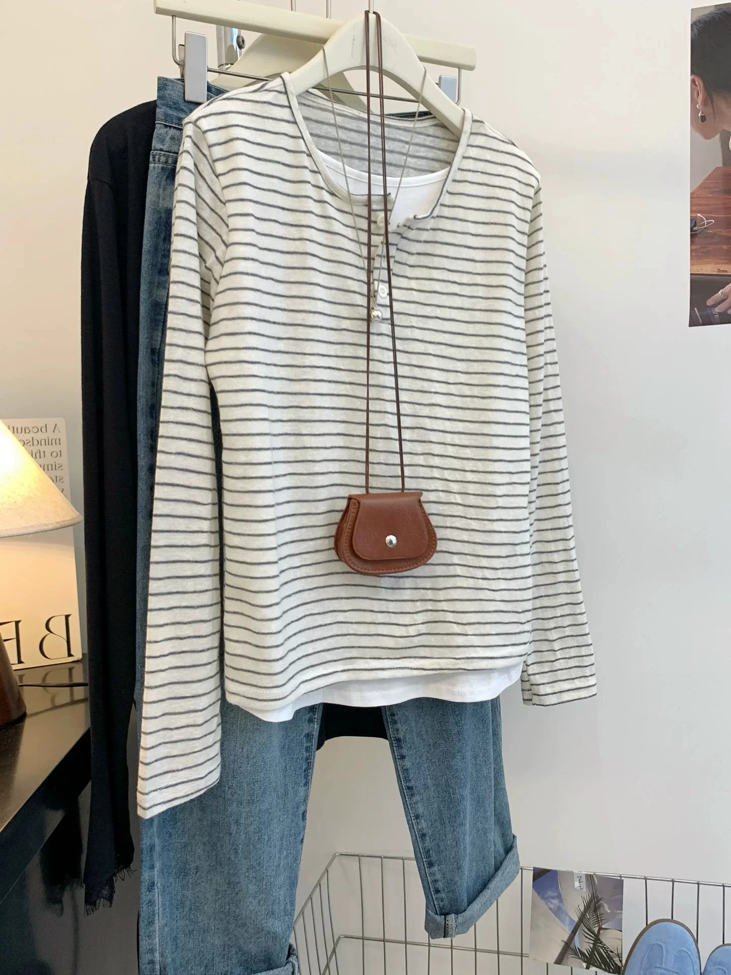 

Casual Loose Striped Long Sve round Ne T-irt Women's Spring Slimming Fake Two-Piece College Sle Top Simple Leisure Wind