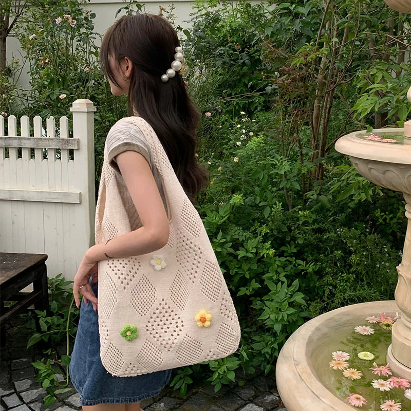 New Large Capacity Shoulder Bag Tote Bag Knitted Woven Flower Small Fresh Fashion Vintage Handbag Crossbody Bag Trendy All-match