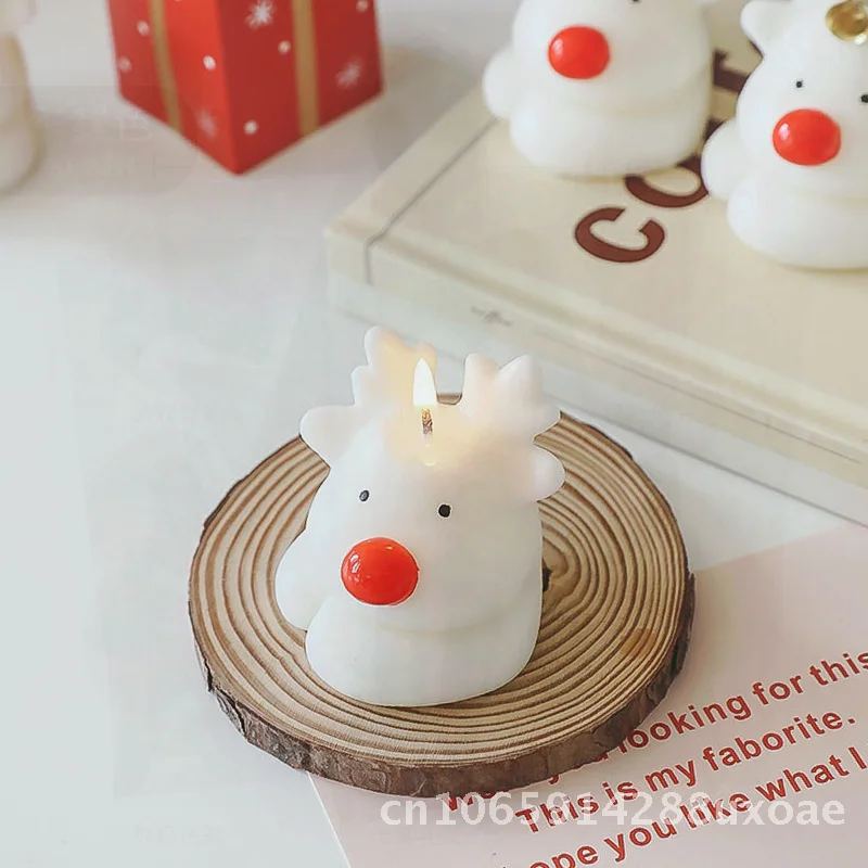 

Handmade Lying Deer Aromatherapy Candle Christmas Elk Scented Soy Mixed Wax Gift Cartoon Model Scented Candle